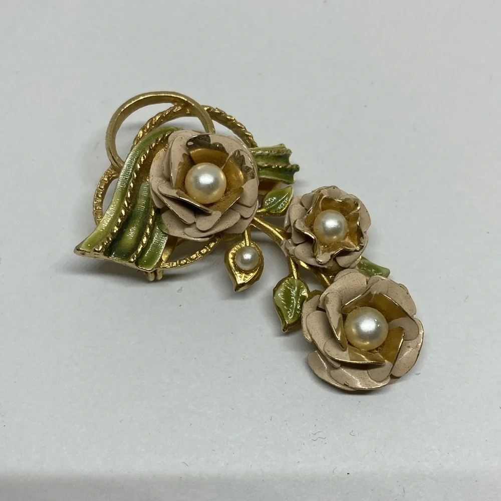 Vintage Floral Pearl Brooch​ - Picture 3 of 8